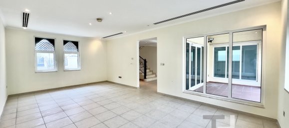 Villa de 3 dormitorios en Jumeirah Park, UAE No. 95711 2