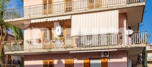 3 Schlafzimmer Wohnung in Aci Catena, Italy, Nr. 358637 8