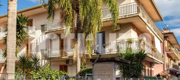 3 Schlafzimmer Wohnung in Aci Catena, Italy, Nr. 358637 9