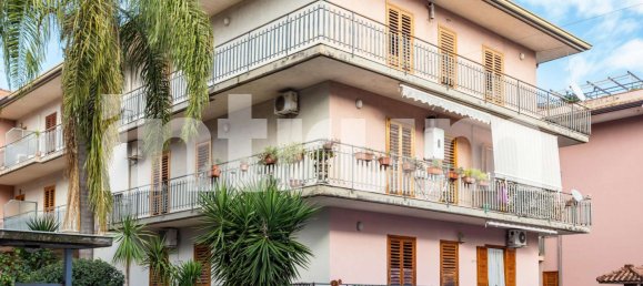 3 Schlafzimmer Wohnung in Aci Catena, Italy, Nr. 358637 4