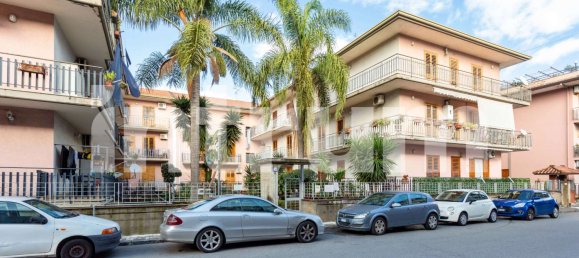 3 Schlafzimmer Wohnung in Aci Catena, Italy, Nr. 358637 2