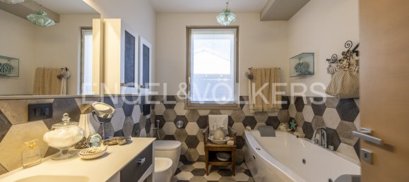 5 bedrooms Villa in Lavagno, Italy No. 263278 10