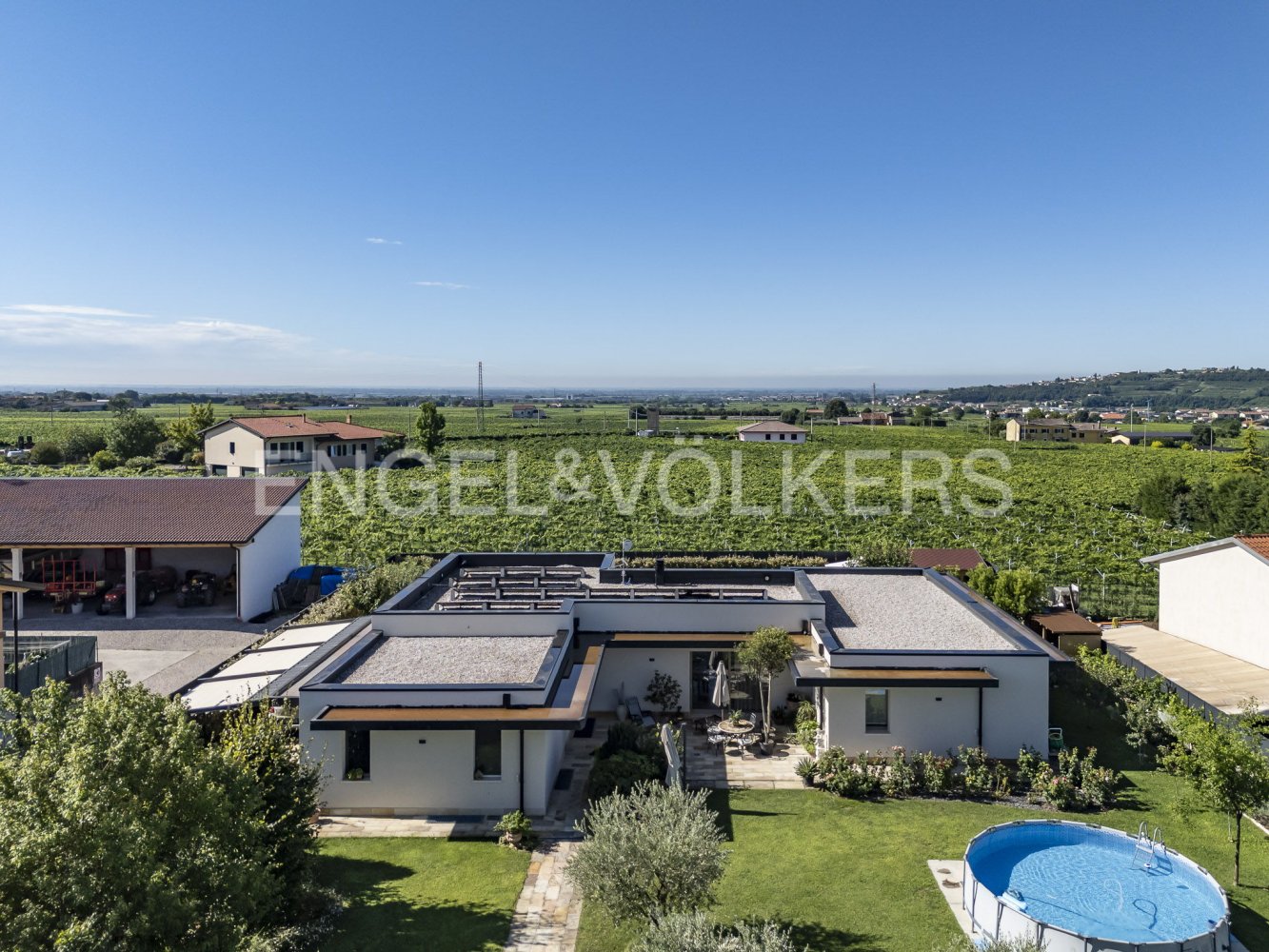 5 bedrooms Villa in Lavagno, Italy No. 263278