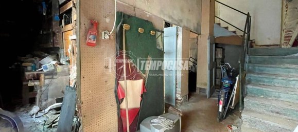 3 bedrooms Apartment in Guastalla, Italy No. 297998 4