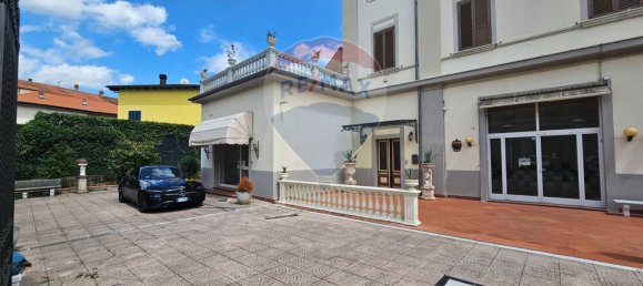 Apartamento de 4 dormitorios en Villafranca in Lunigiana, Italy No. 356188 10