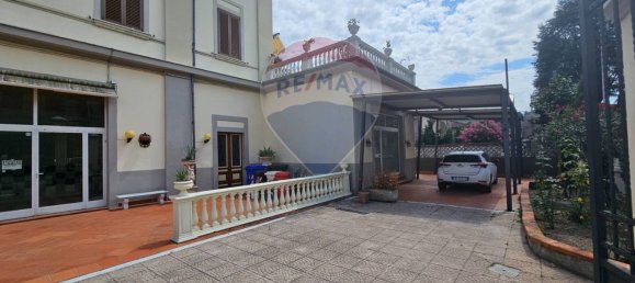 Apartamento de 4 dormitorios en Villafranca in Lunigiana, Italy No. 356188 11