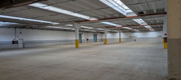5000m² Warehouse in Carnate, Italy No. 359777 7