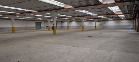 5000m² Warehouse in Carnate, Italy No. 359777 5