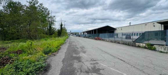 5000m² Warehouse in Carnate, Italy No. 359777 8