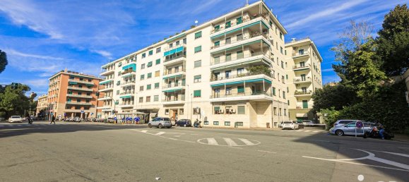 8 rooms Apartment in Genoa, Italy No. 27911 2