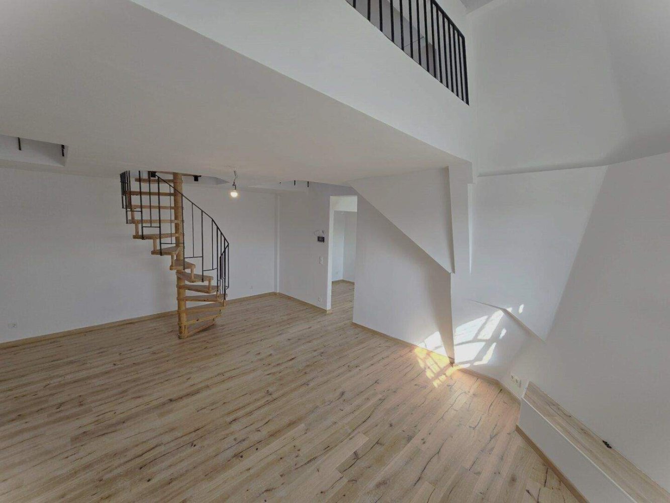 Квартира с 2 комнатами в Пенцинг, Австрия № 117886