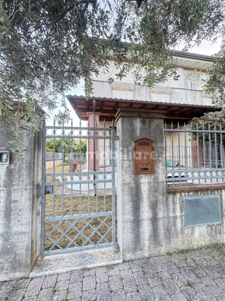 3 bedrooms Villa in Seravezza, Italy No. 111988