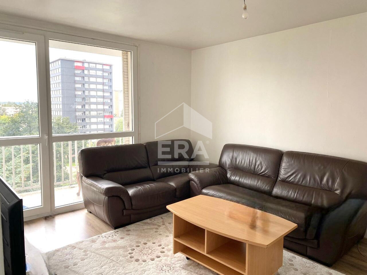 2غرفة شقة في Saint-Etienne-du-Rouvray, France رقم 282812