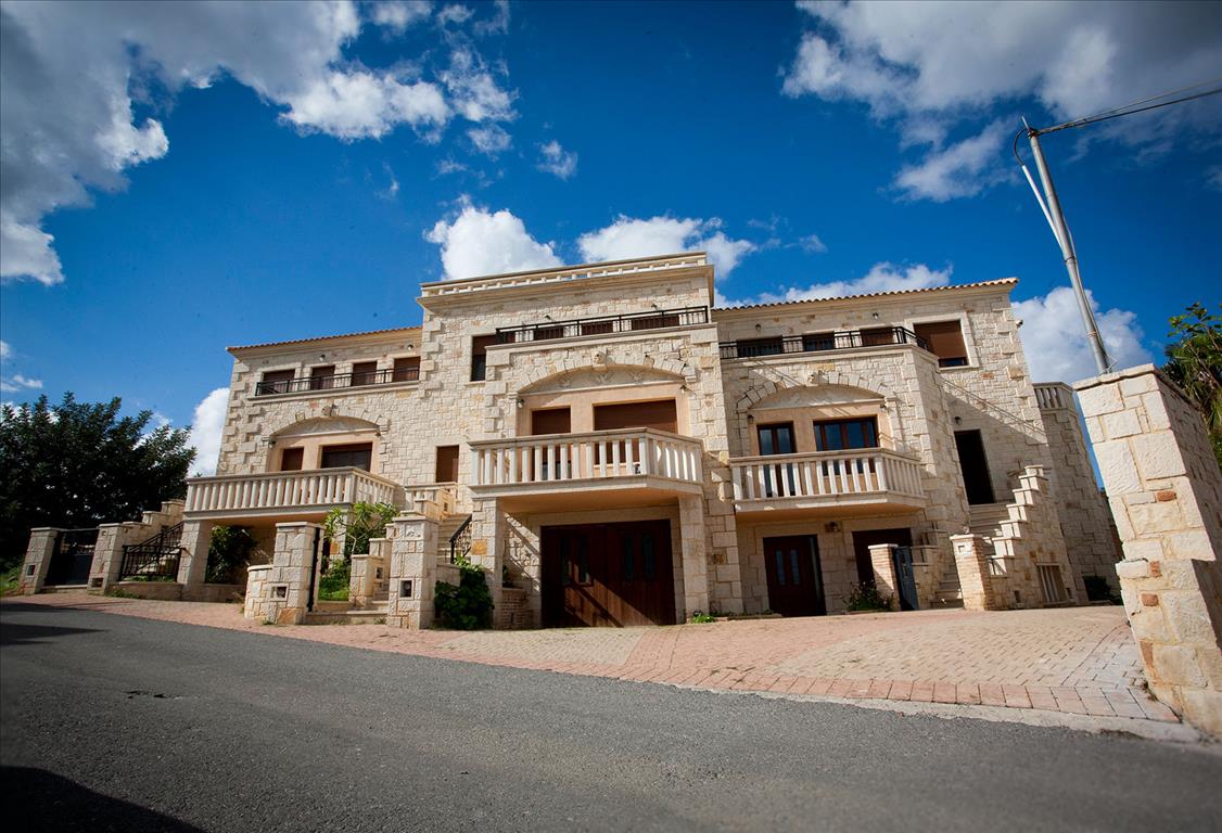 750m² Property in Hersonissos, Greece No. 7091