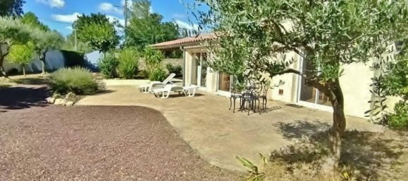 5 bedrooms Villa in Nimes, France No. 361238 2