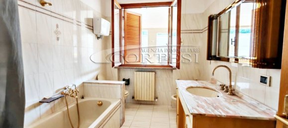 5 bedrooms House in Torgiano, Italy No. 360131 16