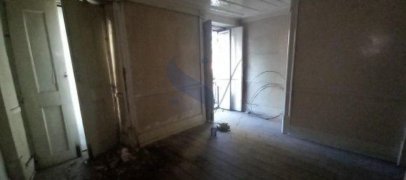  Building in Lisbon, Portugal No. 102620 12