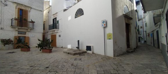 Дом с 4 комнатами в Ночи, Италия № 104520 2