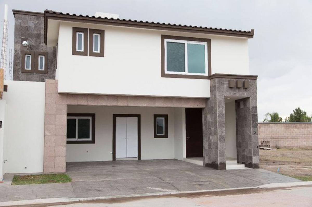 4 bedrooms House in Ciudad Lerdo, Mexico No. 161661