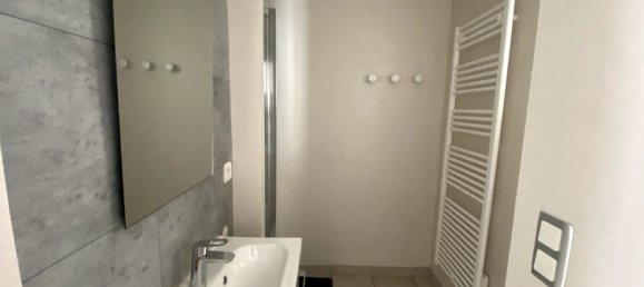 Дом с 4 спальнями в Сент-Аман-Монтрон, Франция № 250302 4