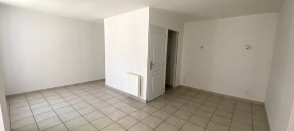 Дом с 4 спальнями в Сент-Аман-Монтрон, Франция № 250302 3