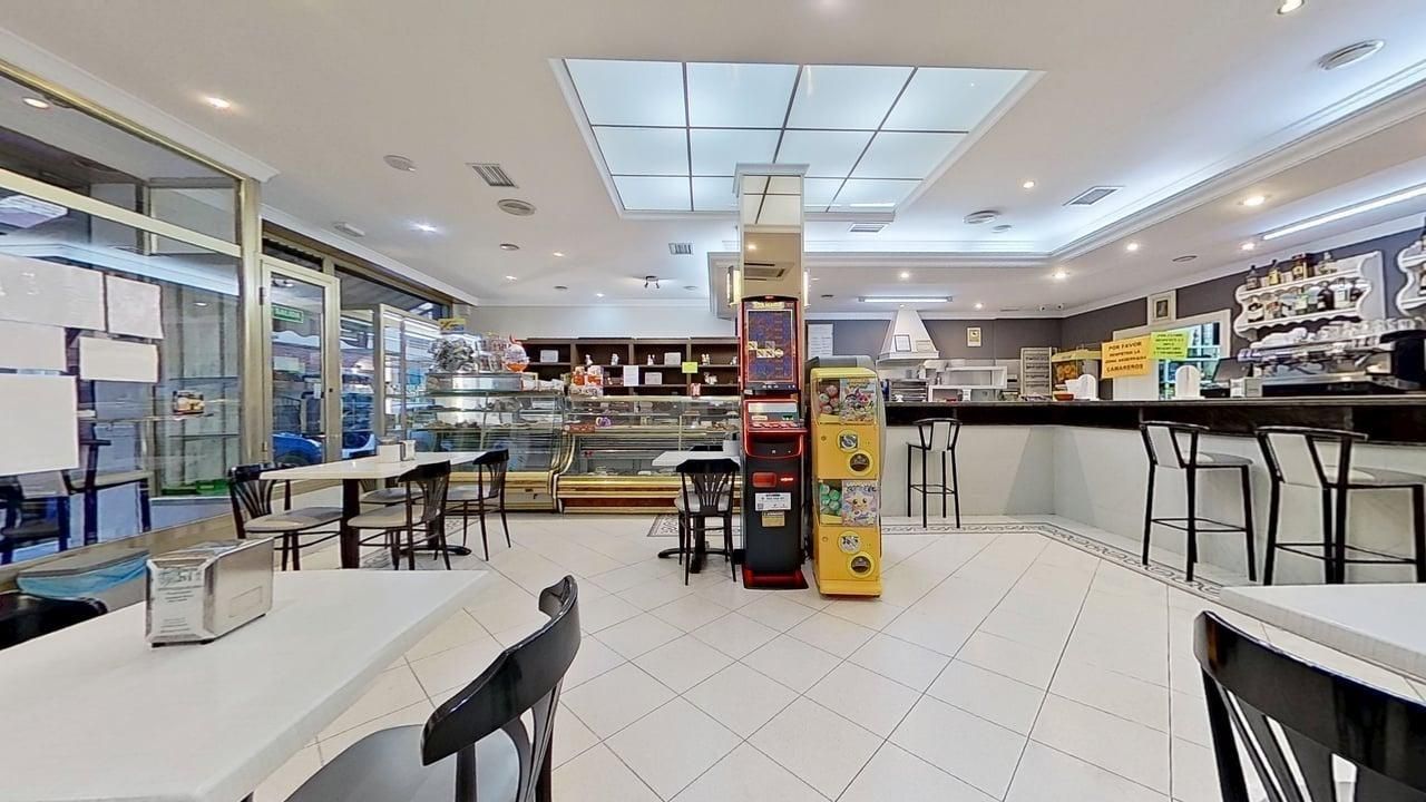  عقار تجاري في La Zubia, Spain 216متر مربع رقم 200599