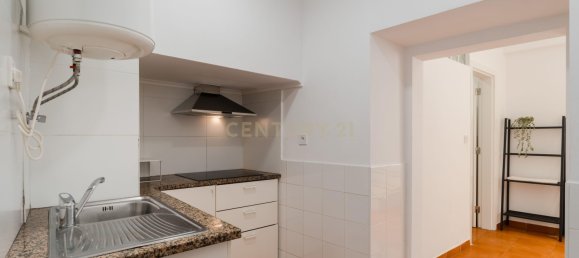10 bedrooms Building in Lisbon, Portugal No. 250728 9