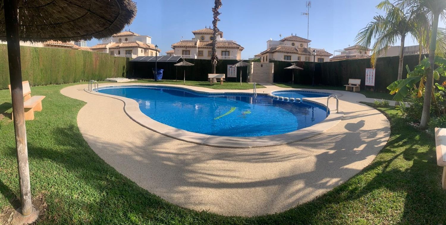 Apartamento de 2 dormitorios en Alicante, Spain No. 194337