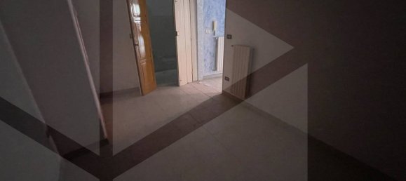 Дом с 6 комнатами в Корато, Италия № 32802 27