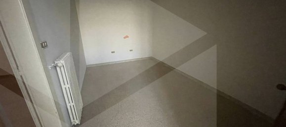 Дом с 6 комнатами в Корато, Италия № 32802 17