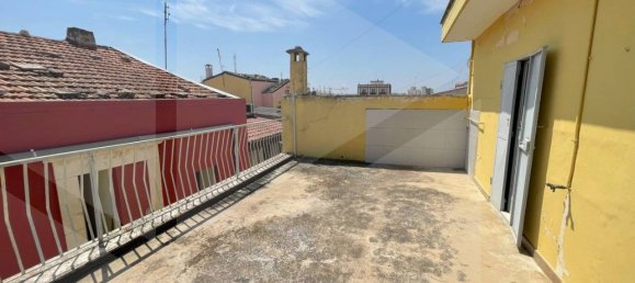 Дом с 6 комнатами в Корато, Италия № 32802 2