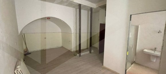 Дом с 6 комнатами в Корато, Италия № 32802 22