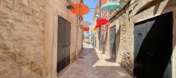 Дом с 6 комнатами в Корато, Италия № 32802 4