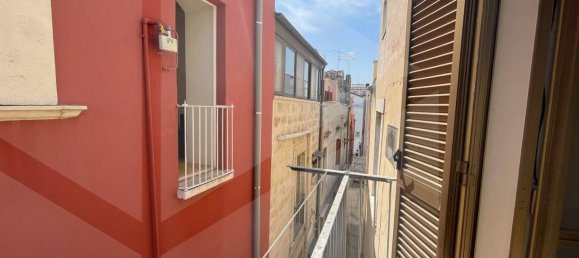 Дом с 6 комнатами в Корато, Италия № 32802 9