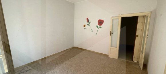 Дом с 6 комнатами в Корато, Италия № 32802 18