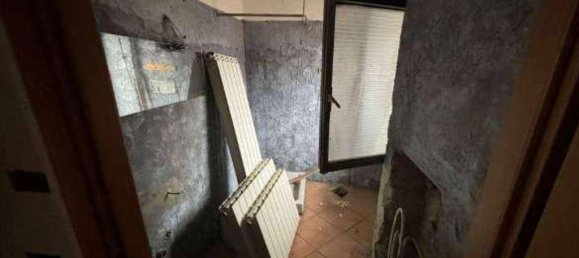 2 bedrooms Apartment in Cocquio-Trevisago, Italy No. 281760 7