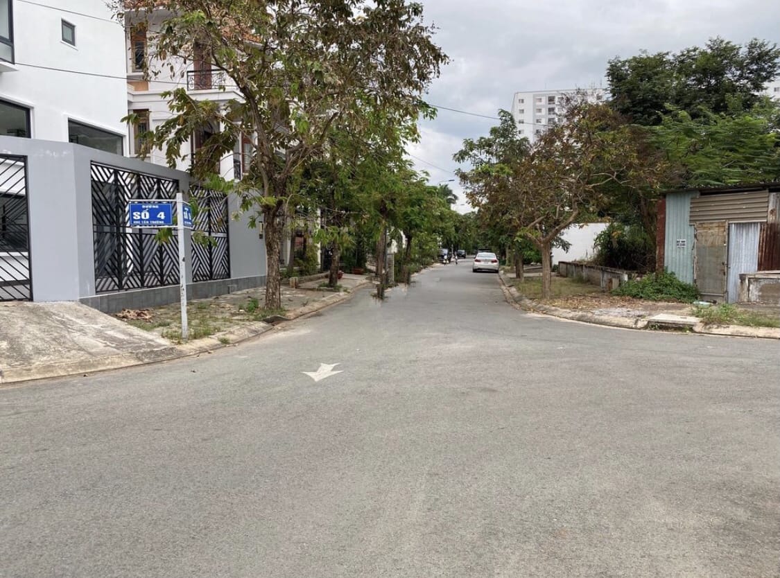 240m² Land in District 7, Vietnam No. 13362