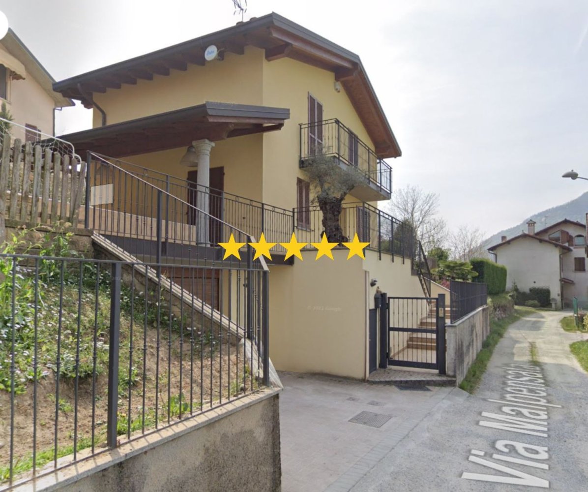 7 rooms Apartment in Brivio, Italy No. 7152