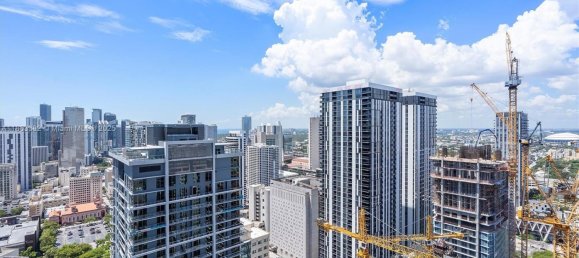34.75m² Commercial property for sale in Miami, Miami-Dade, Florida, USA № 614629 3