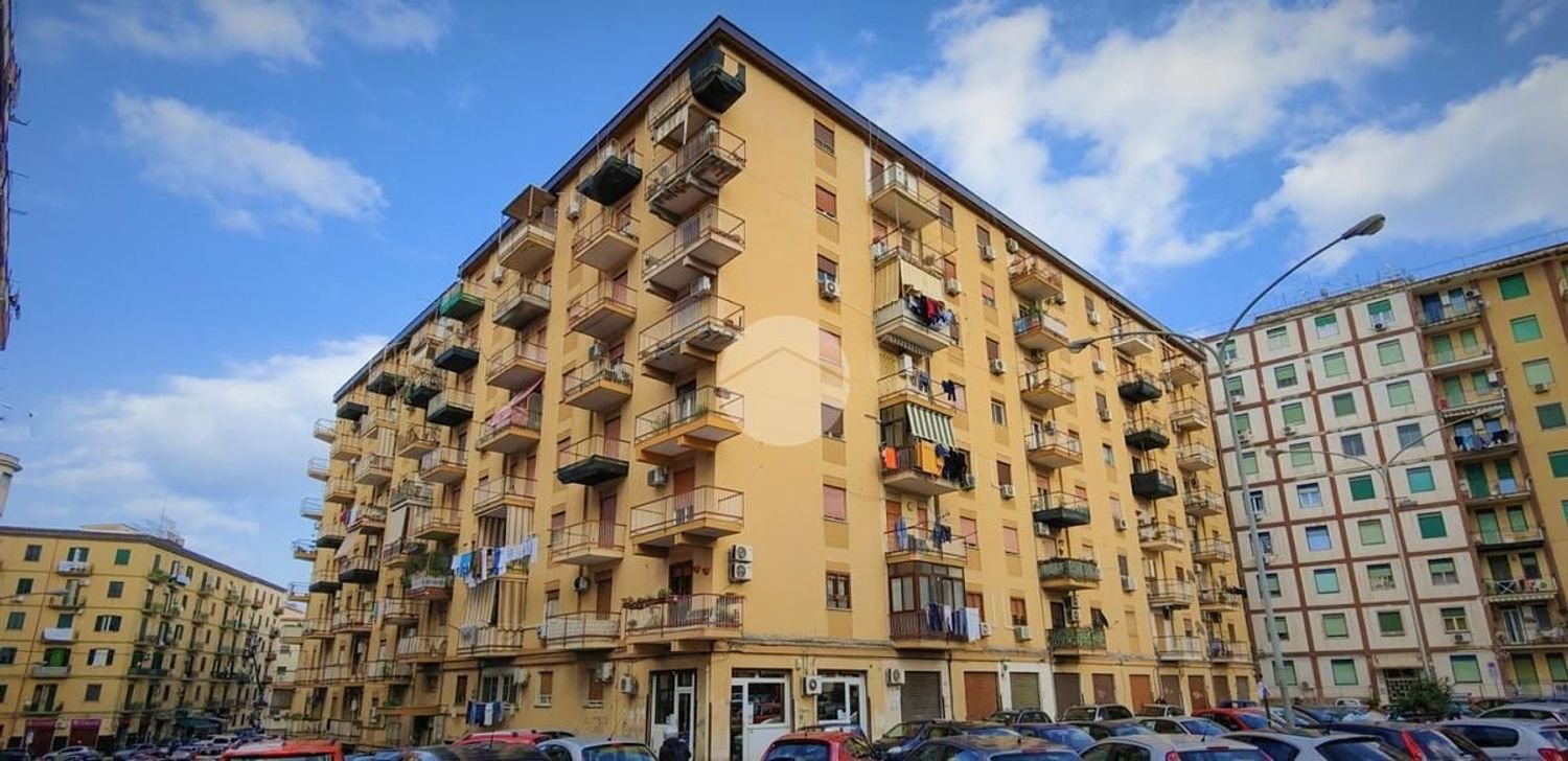 3 bedrooms Apartment in Palermo, Italy No. 345110