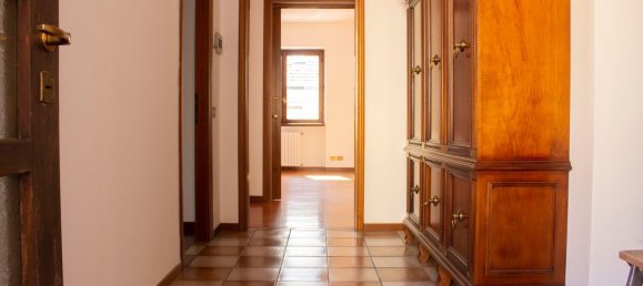 Квартира с 3 комнатами в Традате, Италия № 15752 9