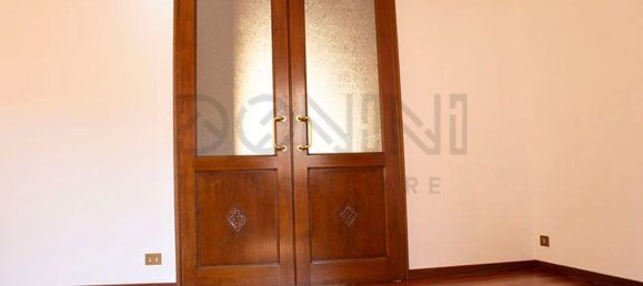 Квартира с 3 комнатами в Традате, Италия № 15752 5