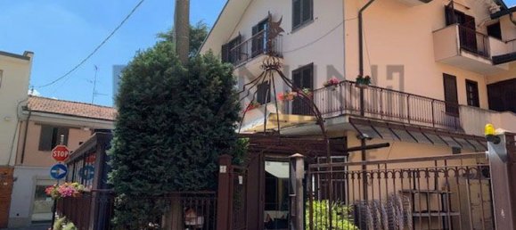 Квартира с 3 комнатами в Традате, Италия № 15752 21