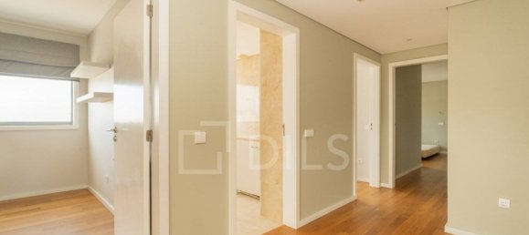 Dúplex de 4 dormitorios en Matosinhos, Portugal No. 127689 17