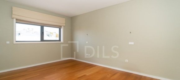 Dúplex de 4 dormitorios en Matosinhos, Portugal No. 127689 27