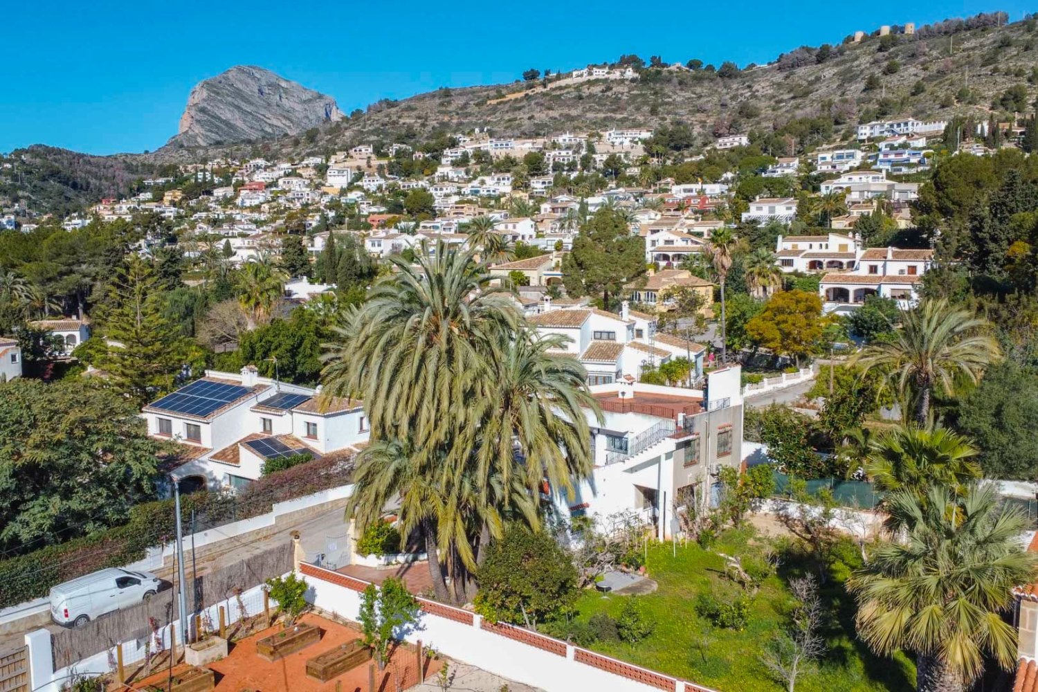 7 bedrooms Villa in Alicante, Spain No. 23796