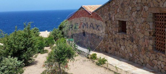 Villa de 7 dormitorios en Trinità d'Agultu e Vignola, Italy No. 215607 3