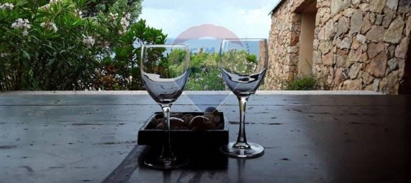 Villa de 7 dormitorios en Trinità d'Agultu e Vignola, Italy No. 215607 9