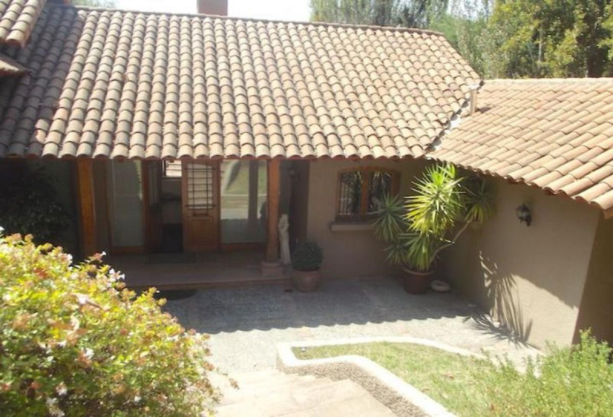 4 bedrooms House in Santiago, Chile No. 4819