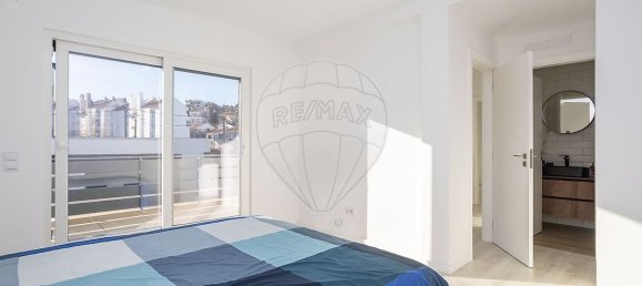 4 bedrooms House in Sesimbra, Portugal No. 24325 6